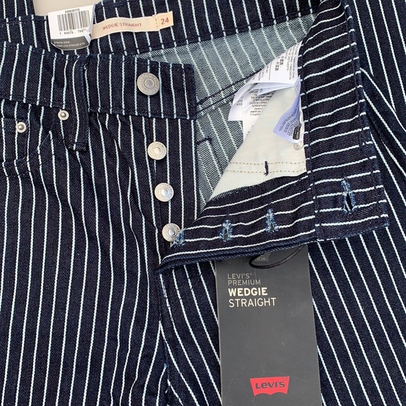 Levi’s Premium Wedgie Straight - Railroad Stripe - Picture 3 of 7